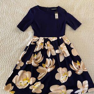 Ladies NWT short sleeve dress with pockets